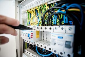 Modernizar las instalaciones eléctricas una prioridad para acelerar la transición energética